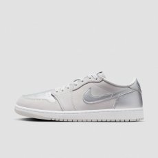 画像2: 予約商品 NIKE Unisex   Air Jordan 1 Retro Low OG (2)