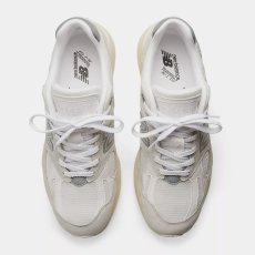 画像3: 予約商品 New Balance Unisex  991 v2  Made in ENGLAND (3)