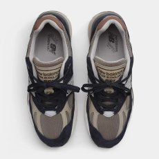 画像3: 予約商品 New Balance Unisex  991 v2  Made in ENGLAND (3)