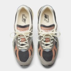 画像3: 予約商品 New Balance Unisex  991 v2  Made in ENGLAND (3)