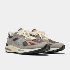画像1: 予約商品 New Balance Unisex  991 v2  Made in ENGLAND (1)