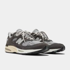 画像1: 予約商品 New Balance Unisex  991 v2  Made in ENGLAND (1)