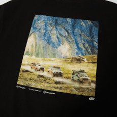 画像4: 予約商品 HUF × TOYOTA  Trailhunter Convoy S/S T-Shirt (4)