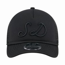 画像2: New Era   San Diego Padres Black City Initial 9FORTY A-Frame M-Crown Trucker Hat (2)