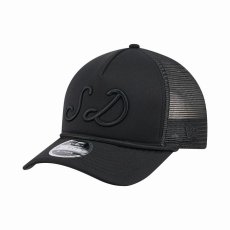 画像1: New Era   San Diego Padres Black City Initial 9FORTY A-Frame M-Crown Trucker Hat (1)