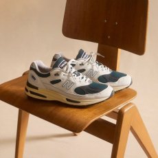 画像6: 予約商品 New Balance Unisex  991 v2  Made in ENGLAND (6)